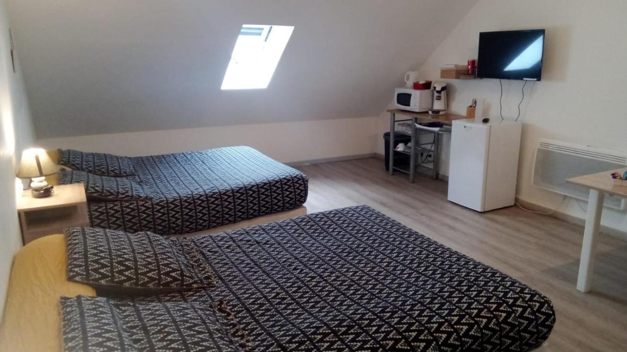 Отель Le Relais De Poste Orbigny Экстерьер фото